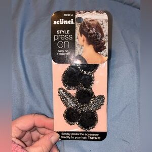 Scunci Black Press-On Hair Accessory